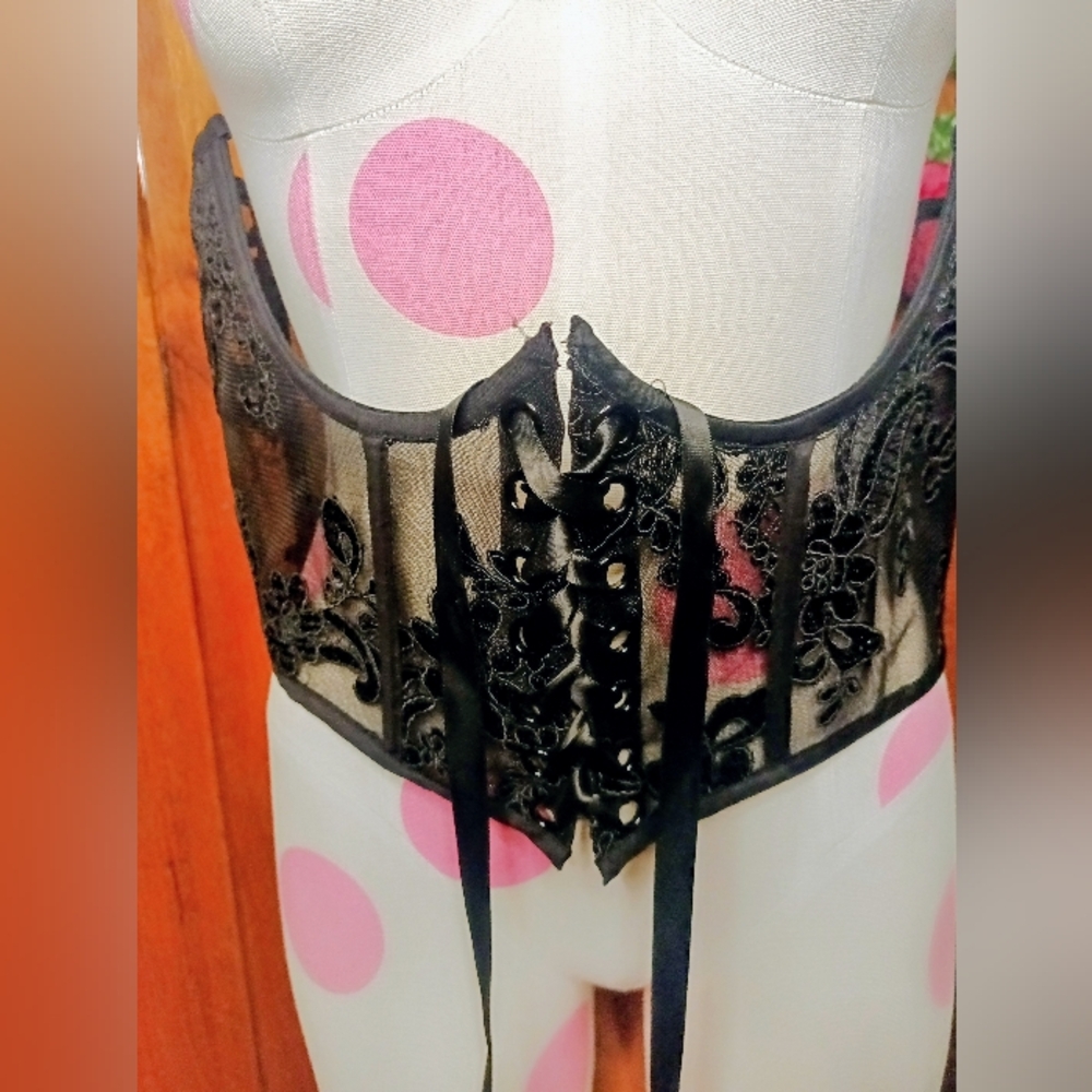 **NWOT** Elegant Black Lace Corset By Unholy 🖤 - Picture 12 of 15